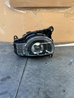 2020 - 2025 LAND ROVER DEFENDER - LEFT HEADLIGHT OEM