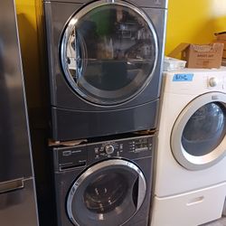 Maytag 2000 Series Washer And Electric Dryer