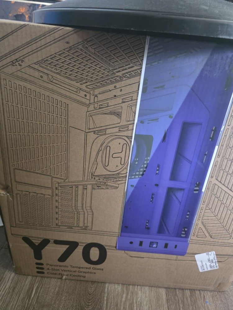 Hyte Y70 Touch