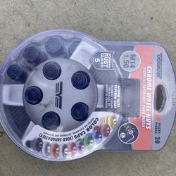 Blacked out lug nut security set