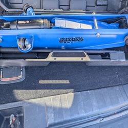 Hydronic Car Jack On Wheels