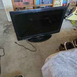 45 Inch Flat Screen HDTV