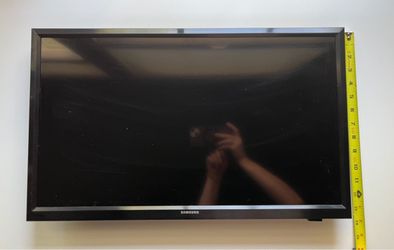 Samsung 24” TV Computer Monitor Combo + Remote ($25)