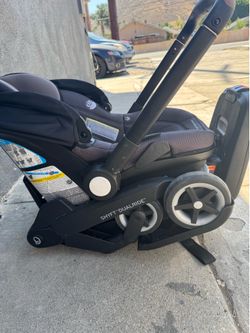 Evenflo shyft dualride with 2 bases
