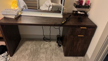 DESK