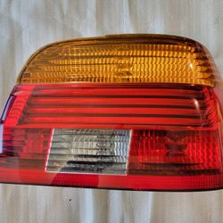 01-03 BMW 525i, 530i, 540i Right Tail Light 