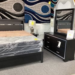 Queen Bed Frame Set $799.99