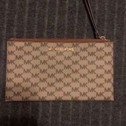 MK MICHAEL KORS WRISTLET WALLET CLUTCH