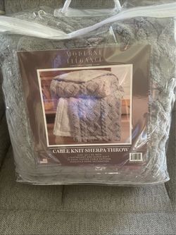 Cable knit Sherpa throw 50 x 60