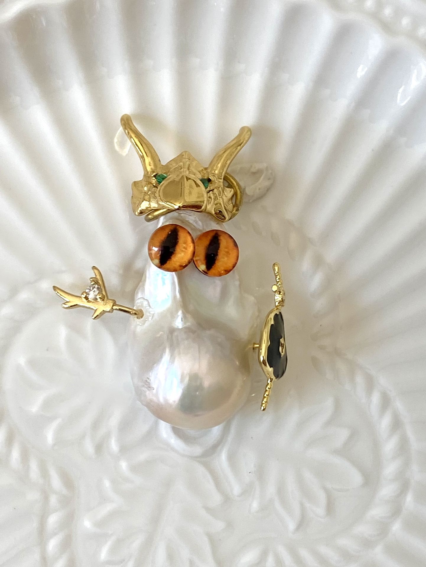 Flameball Pearl Eagle Hat Yellow Eye Ghost/Cutie Pendant