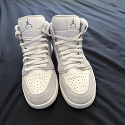 Gray and white Jordans (size 8)