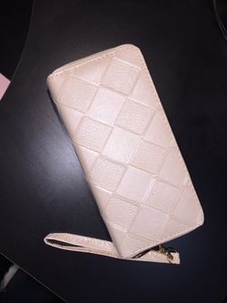 Champagne wallet