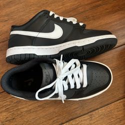 Nike dunk low 'Black Panda'