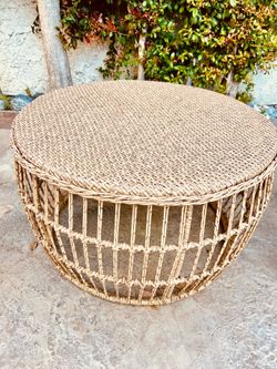 Rattan LIKE Table