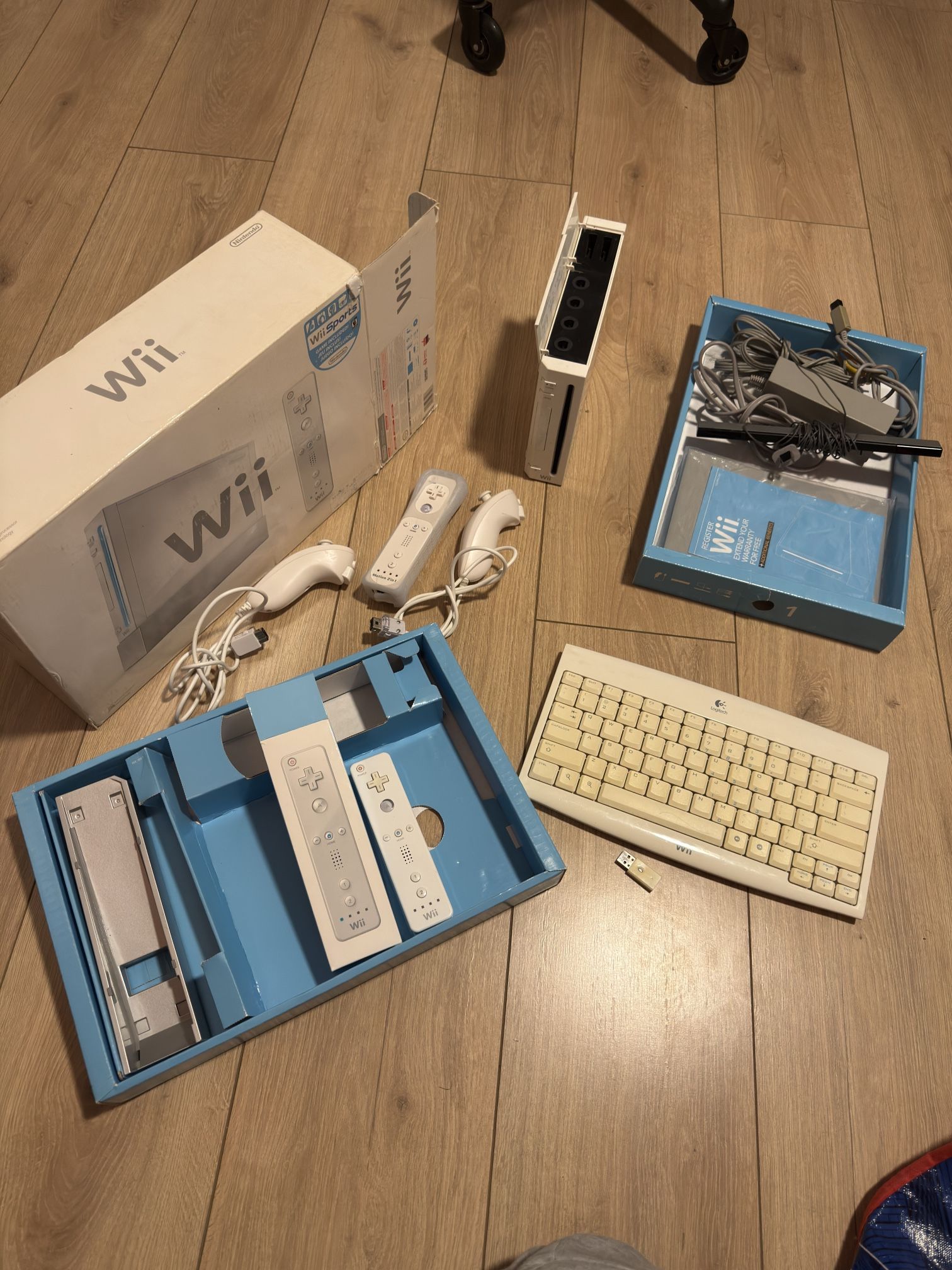 Nintendo Wii In It’s Original Box With 2 Controllers And Two Nunchucks