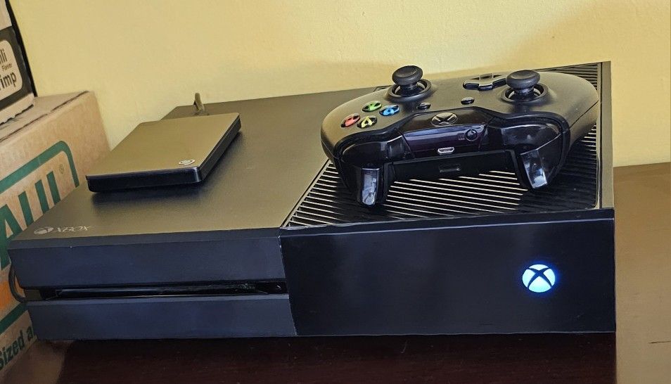 Xbox one with 2 TB Seagate external hard drive and 50 + plus games