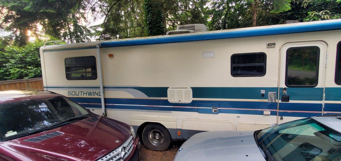 1991 Southwind Rv . Runs . Drives . Newly Remodeled As Well