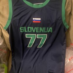 Luka Dončić Slovenija jersey