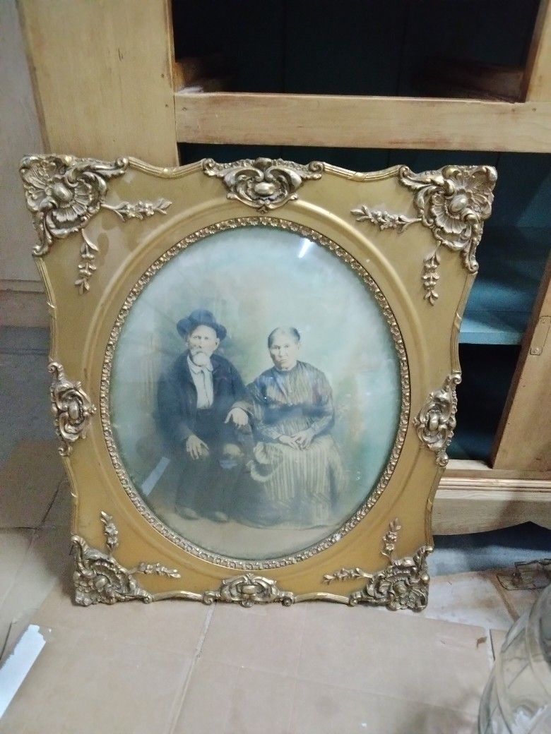 Antique Vintage Ornate Wood Gold Jesso Picture Frame Convex Bubble Glass Photo