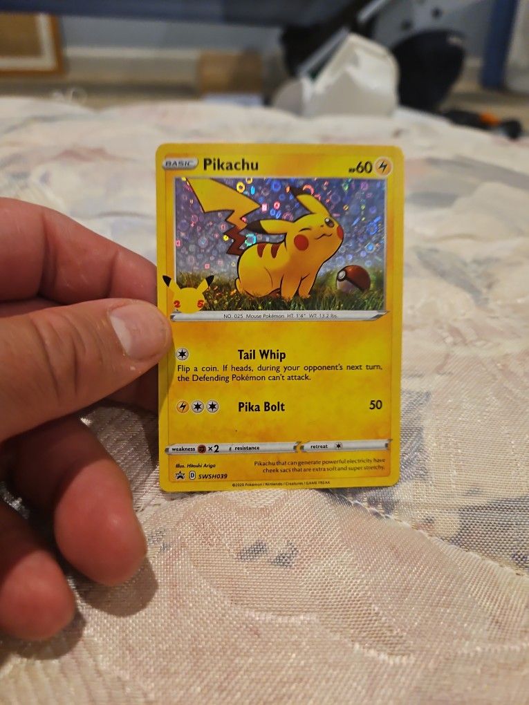 Pokemon Pikachu HOLO Card No. 025 SWSH039 Sword & Shield

