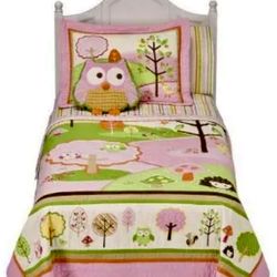 Kid’s Girl’s Vintage Circo Twin Bedding, Lamp, Toothbrush Holder, & Shower Rings