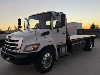 2018 Hino Tow Truck
