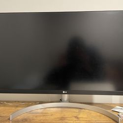 LG 4K 27" UHD monitor 