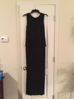 Gorgeous Black Sequin Women's Size 10 dress. Worn once for wedding. Exellent Condition