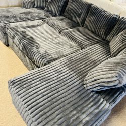 Stunning Stylish Cozy sectional! 