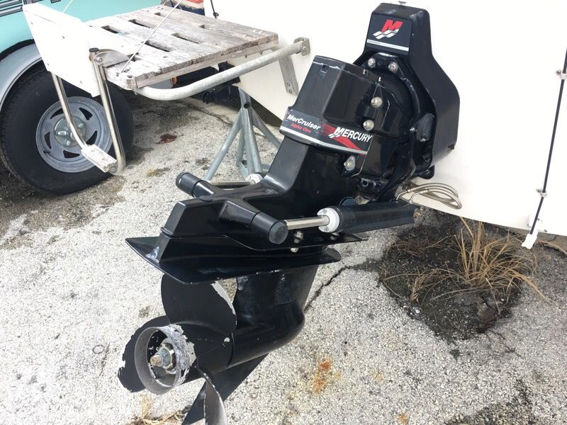 Mercruiser Alpha 1 G2 complete outdrive, fits V8 engines