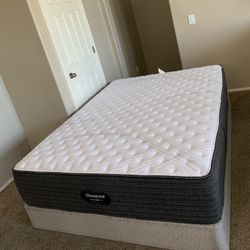 QUEEN BEAUTYREST PRESSURESMART LUX MATTRESS AND FREE BOX SPRING 