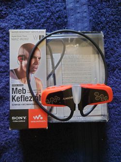 Sony Walkman NWZ-W262 Black/Orange 2GB Digital Media Player