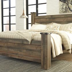 Trinell Brown King Poster Bed

