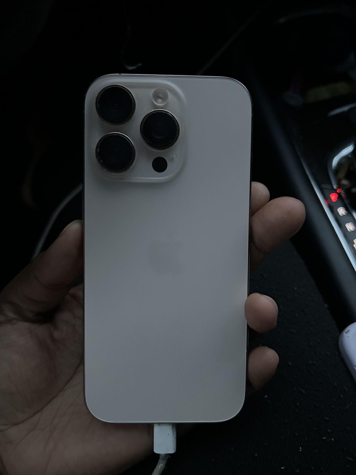 iphone 16 pro UNLOCKED