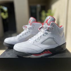 Air Jordan 5 Retro White/ Fire-Red Black Men’s Size 10.5
