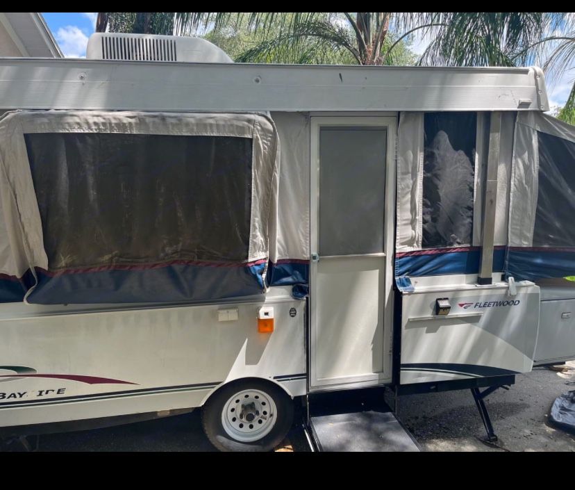 2005 Pop Up Camper