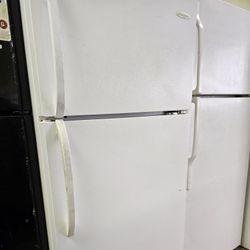 Frigidare Refrigerator Working Perfectly Fine Very Clean I Can Deliver To You 90 Days Warranty 