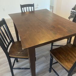 Dining Table With 4 Chairs P/U Only