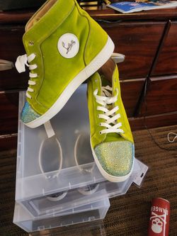 CHRISTIAN LOUBOUTIN
