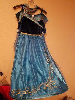 Girls size 10/12 dress up, church play or costume