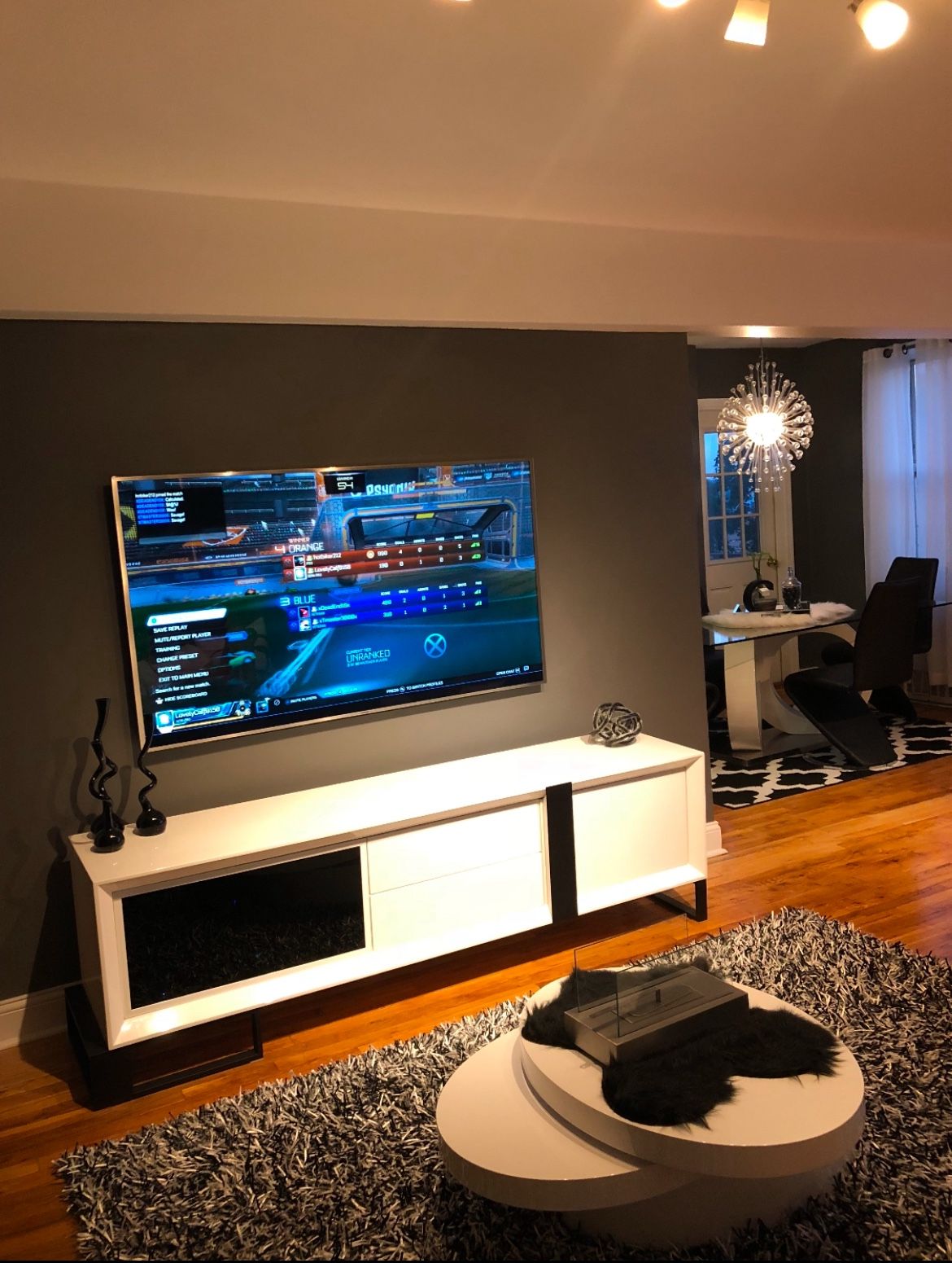 Modern Blk & White Tv Stand 