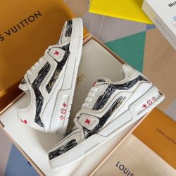 LV Trainer series trendy black and white colorway shoes