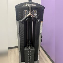 Life Fitness Cable Machine - Like New β Haverhill, MA