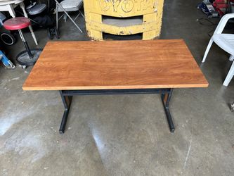 Computer desk Metal Frame With A Laminated Top Very Strong