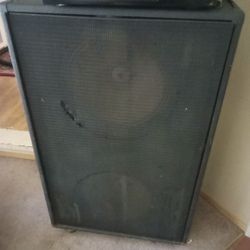Bass Guitar Cabinet