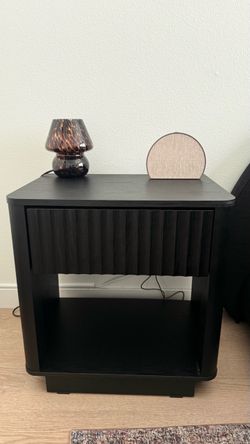2 black nightstands
