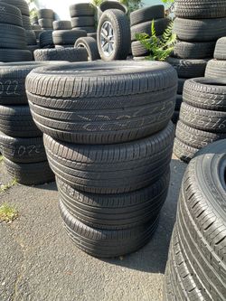 275/50R20 Michelin 275/50/20 set of 4 matching used tires in great condition 400$ for 4 tires plus tax. Mount available but not included. Wheel alignm