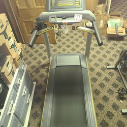 Lance Armstrong LiveStrong LSPro2 Electric Gym Treadmill 