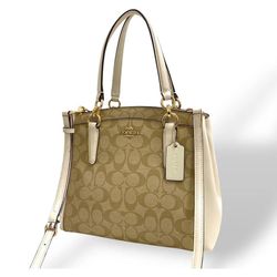 Women’s Authentic Coach Handbag Excellent Condition Smoke Free 