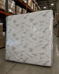 King regular mattress and box spring new